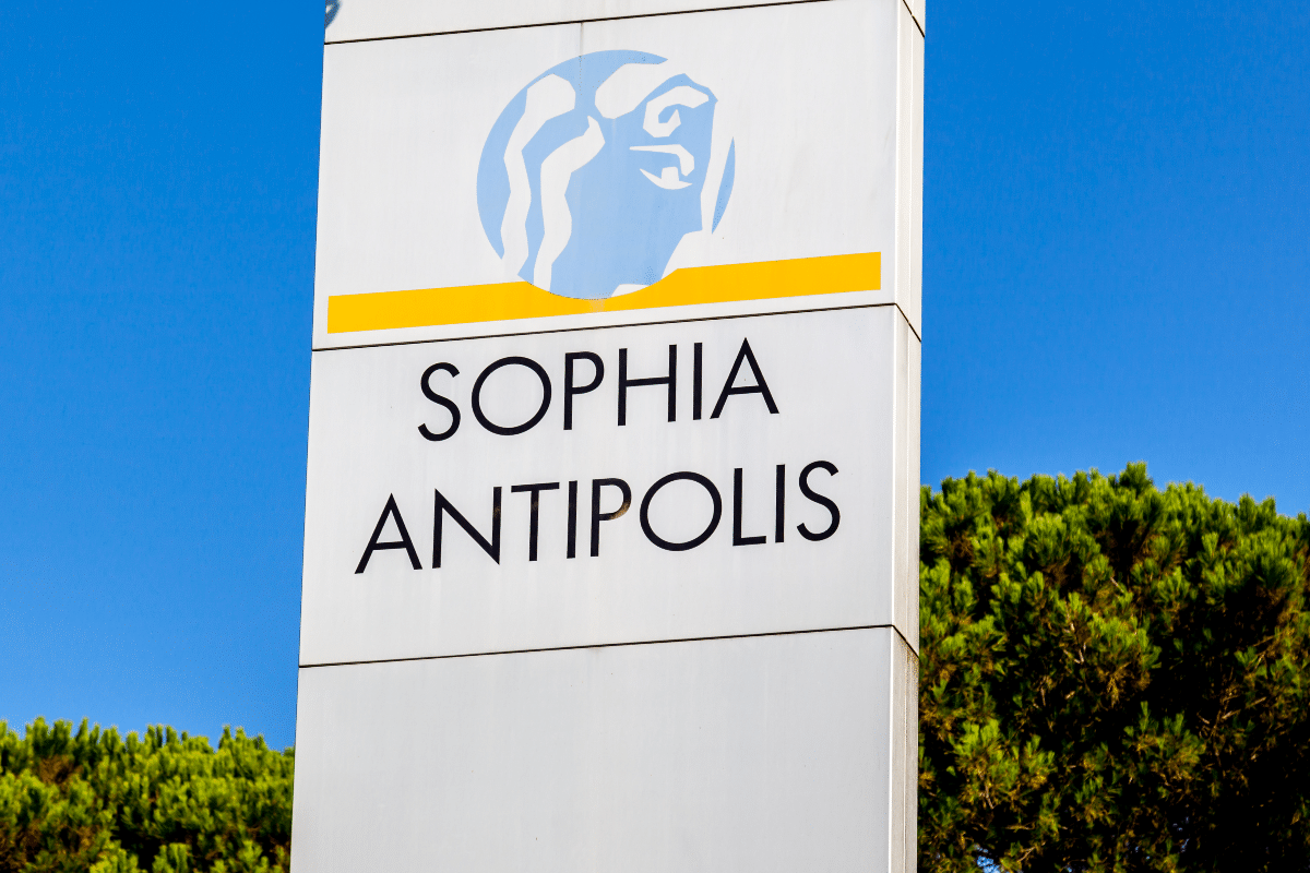 pourquoi s’implanter à Sophia Antipolis Enseigne de Sophia Antipolis.